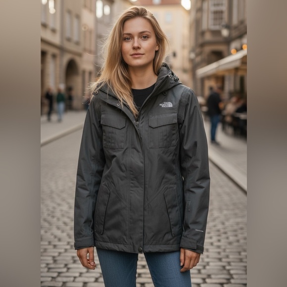 The North Face Women's Gray Jacket - Medium - Picture 1 of 5